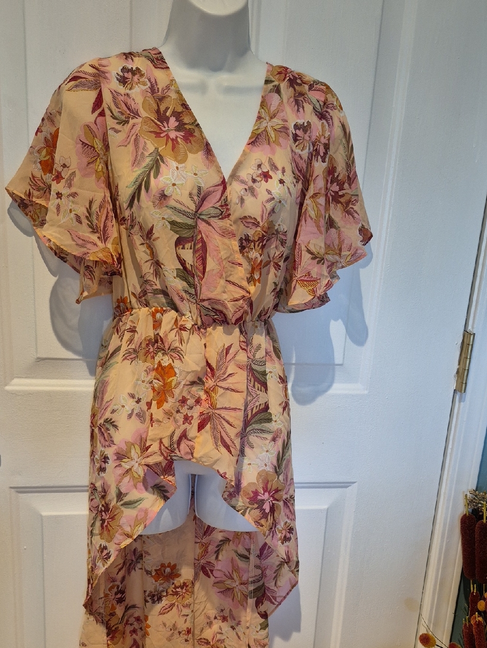 Relativity Sheer Pale Peach Tropical Floral Dress w/ High Front Slit. Size M